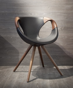 UP 907 Wood Arms krzesło Tonon | Design Spichlerz