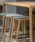 Neva Hoker designerski stołek barowy z tapicerowanym siedziskiem |Artisan|Design Spichlerz