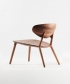 Wu Lounge designerski fotel z drewnianym siedziskiem | Artisan | Design Spichlerz