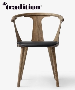 In Between Chair Skóra idealne krzesło do nowoczesnego stylu życia &Tradition