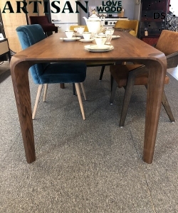 Flow -15% piękny stół z orzecha europejskiego Artisan | Design Spichlerz 