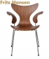 Lily Armchair rzeźbiarskie krzesło z podłokietnikami Fritz Hansen