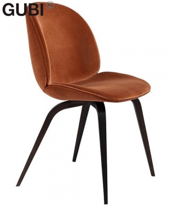 Beetle Chair Wood Soft nowoczesne tapicerowane krzesło Gubi | Design Spichlerz