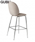 Beetle Hoker Soft tapicerowane krzesło barowe Gubi | Design Spichlerz