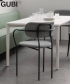 Coco Dining Arms Soft tapicerowane krzesło skandynawskie Gubi | Design Spichlerz