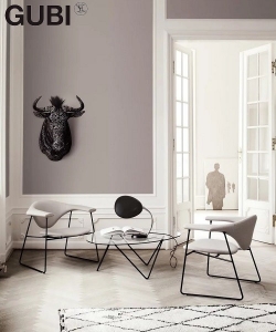 Masculo Lounge Sledge fotel skandynawski Gubi | Design Spichlerz