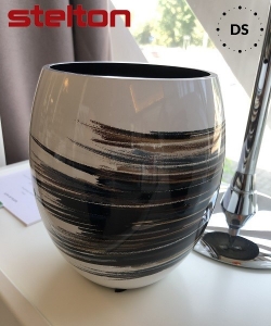 Stockholm Lignum wazon z artystycznymi motywami Stelton | Design Spichlerz
