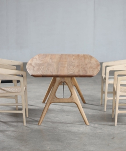 Tesa stół z litego drewna Artisan