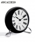 Roman skandynawski zegar stołowy Arne Jacobsen