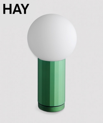 Turn On zielona skandynawska lampa stołowa | Hay | Design Spichlerz